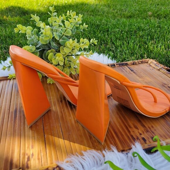 Pretty Little Thing Open Toe Chunky Block Triangular Heel Sandal Sz 9 - Picture 4 of 13